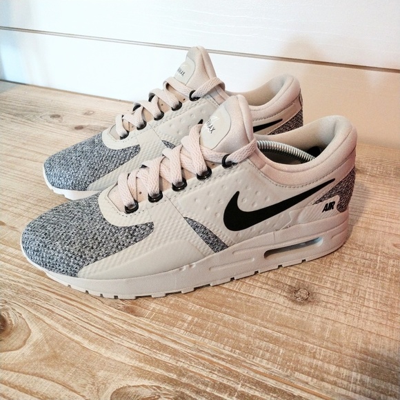 Nike Shoes - 🎉SOLD 🎉NEW Nike AIR MAX SE